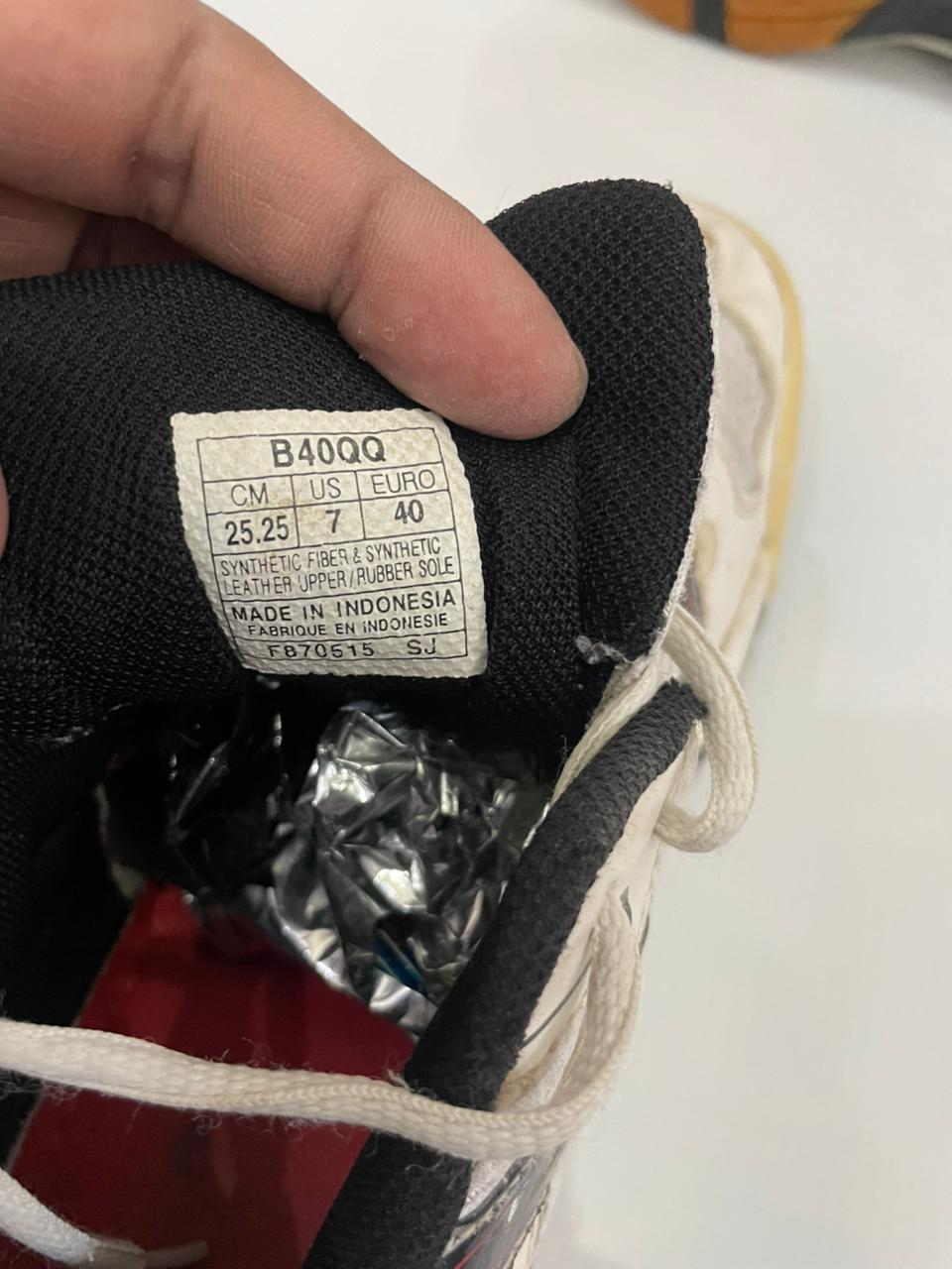 RUNNING SHOES