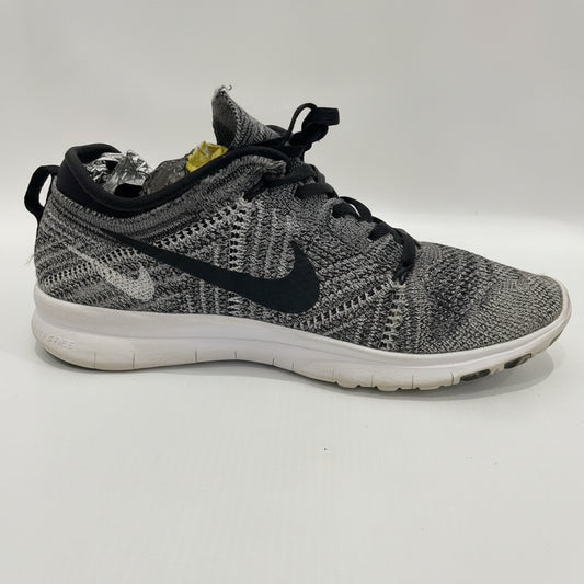 NIKE SNEAKER