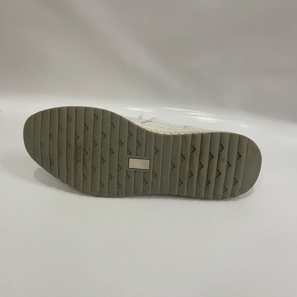 BRANDED SNEAKER