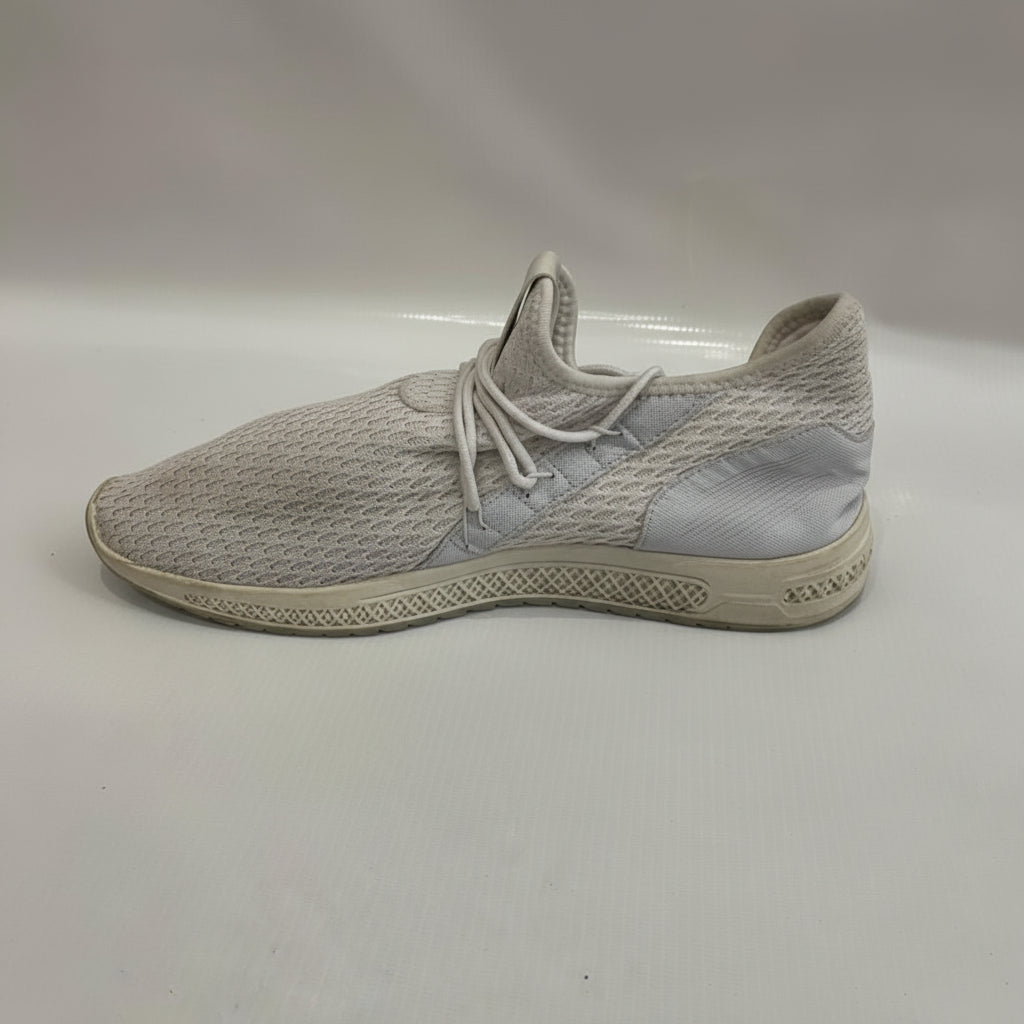 BRANDED SNEAKER