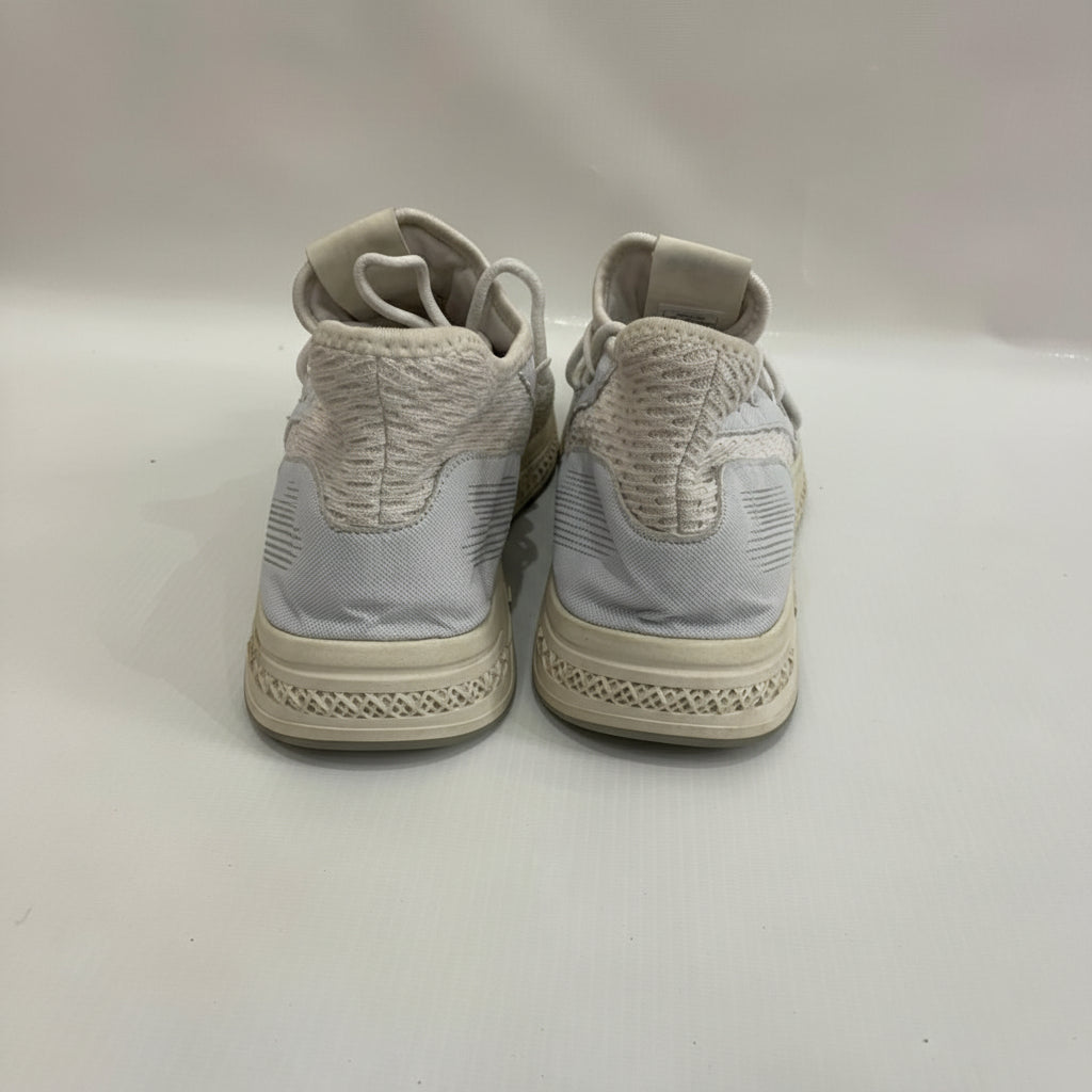 BRANDED SNEAKER