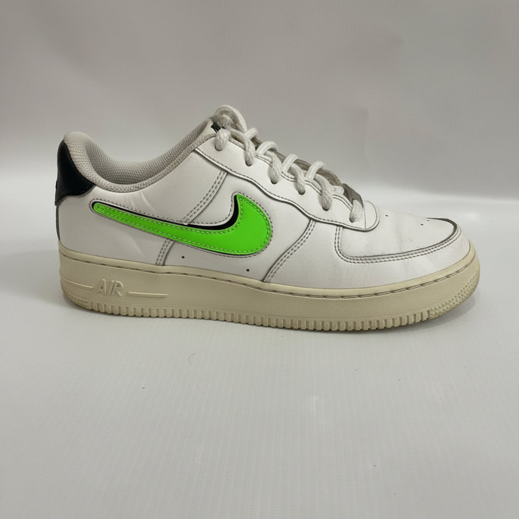 Nike white sneaker
