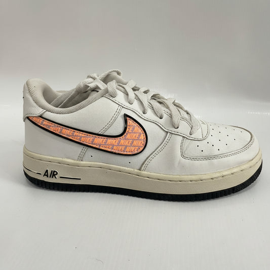 NIKE WHITE SNEAKER