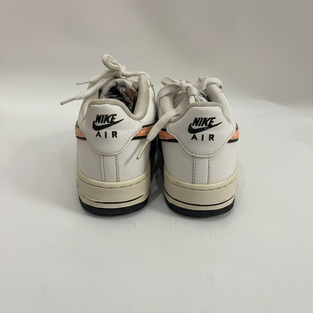 NIKE WHITE SNEAKER