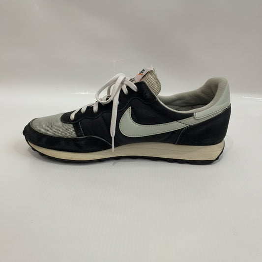 NIKE BLACK SNEAKER