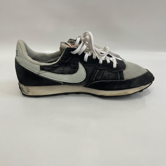 NIKE BLACK SNEAKER