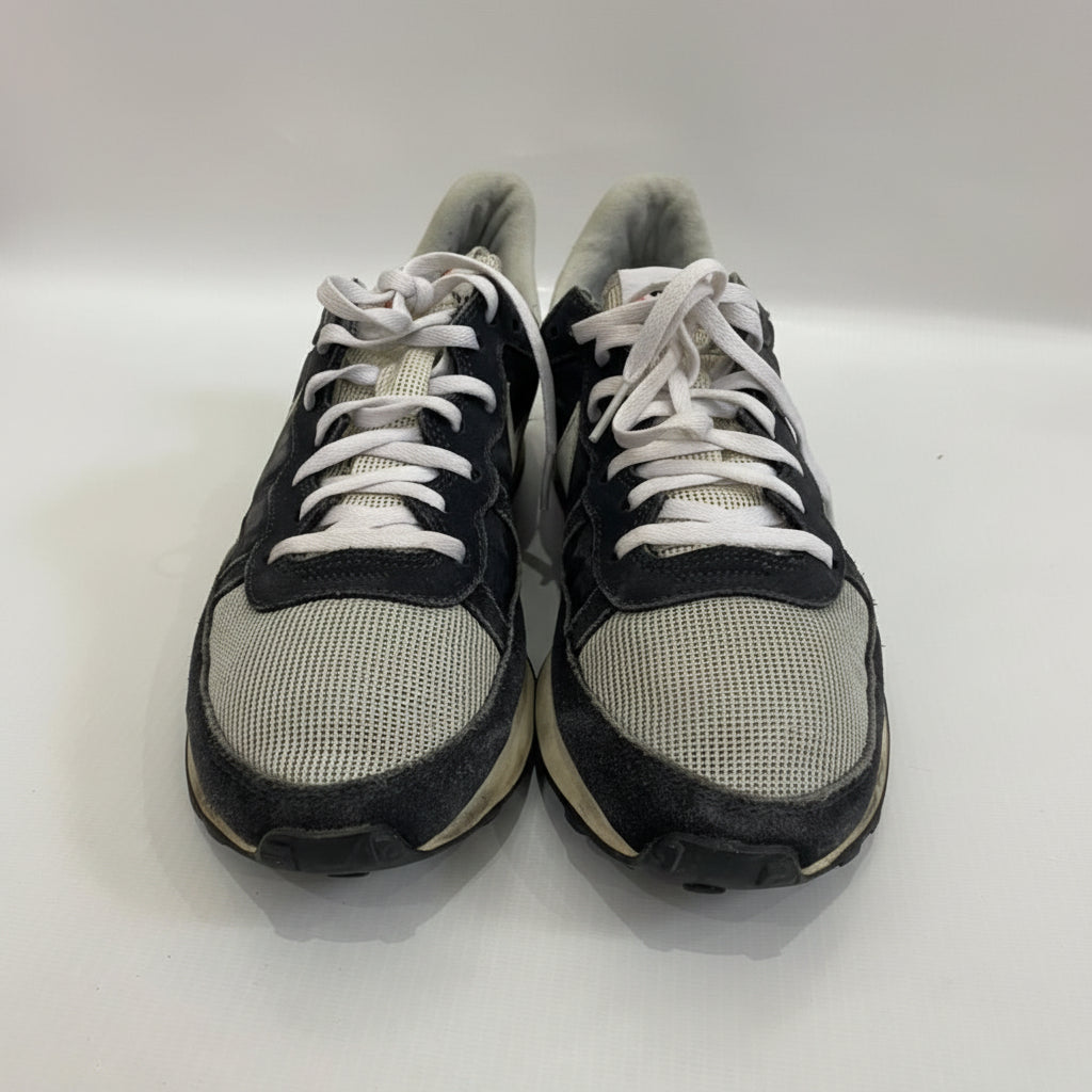 NIKE BLACK SNEAKER