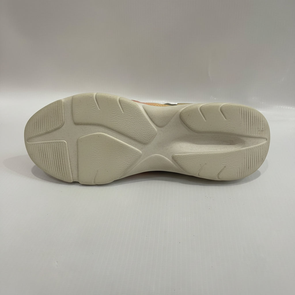RUNNING SHOES