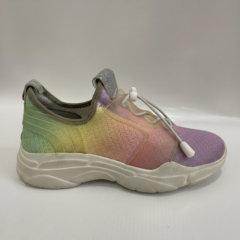 RUNNING SHOES